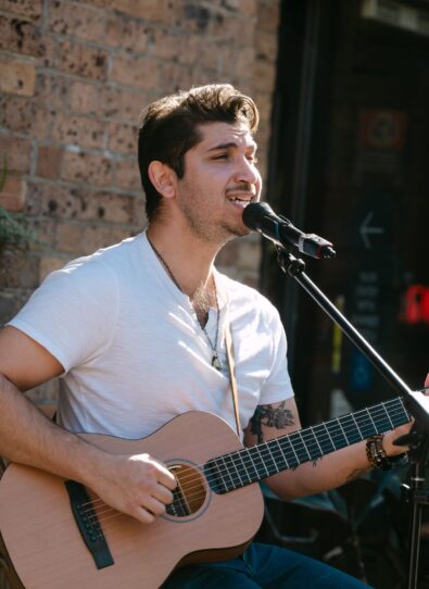 LIVE MUSIC